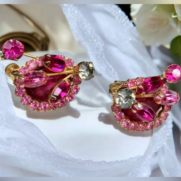 🌺Vintage Vendome Rhinestone Earrings - Picture 2 of 14